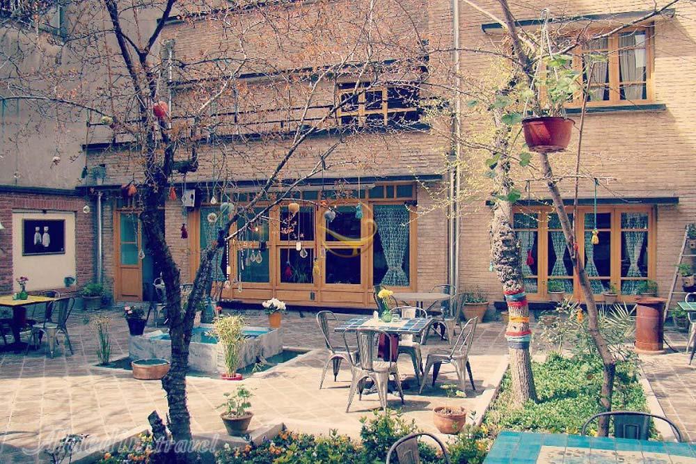 Alaedin-Travel-Agency-Weblog-Tehran-Cafe-Mana