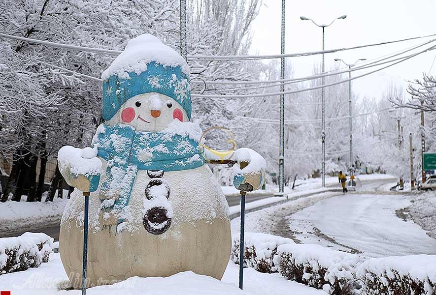 آدم برفی همدان