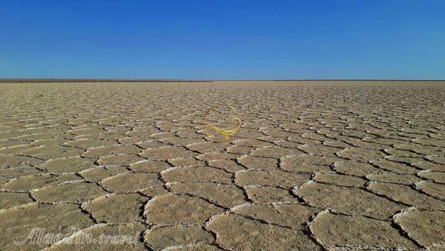 دشت نمکِ خور و بیابانک