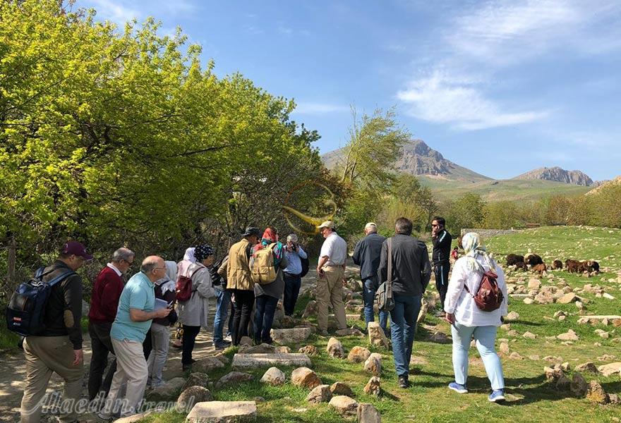 برگزاری اولین تور ورودی در روستای سرماج کرمانشاه توسط علاءالدین تراول