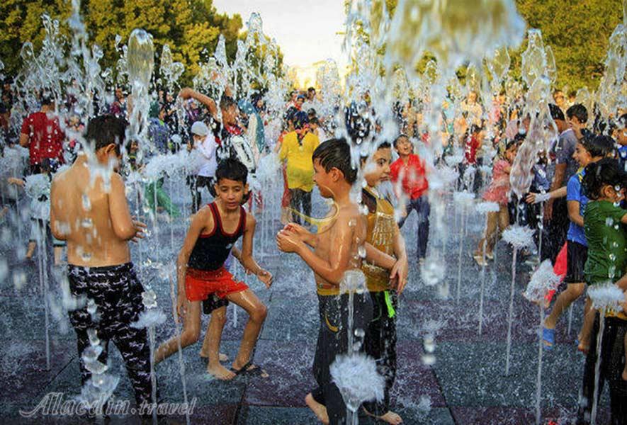 آب پاشی در جشن تیرگان 