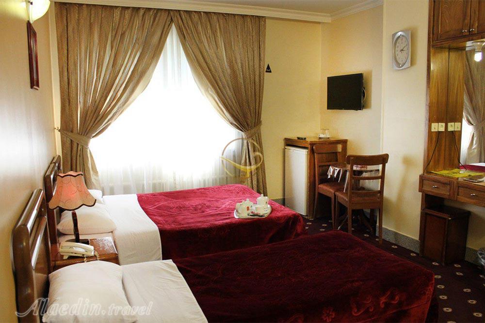 Twin room of three star Melal Hotel in Isfahan| Alaedin Travel