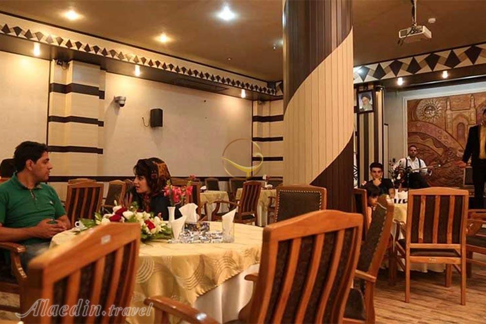 Restaurant of three star Sepahan Hotel in Isfahan| Alaedin Travel