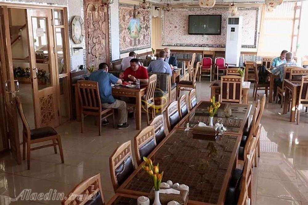 Restaurant of three star Sepahan Hotel in Isfahan| Alaedin Travel