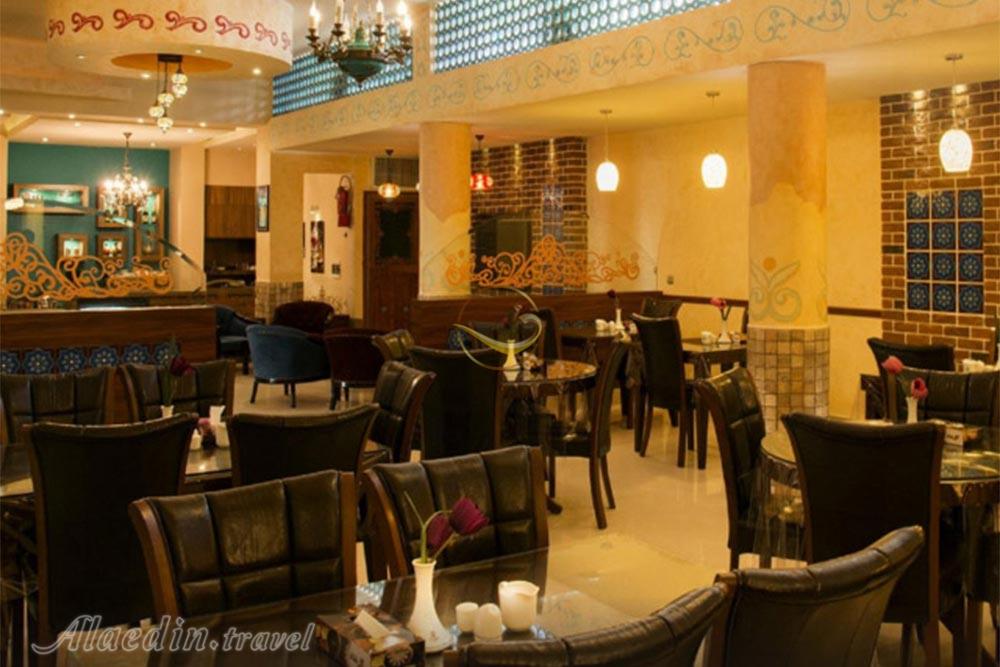 Restaurant of three star Tourist Hotel in Isfahan| Alaedin Travel