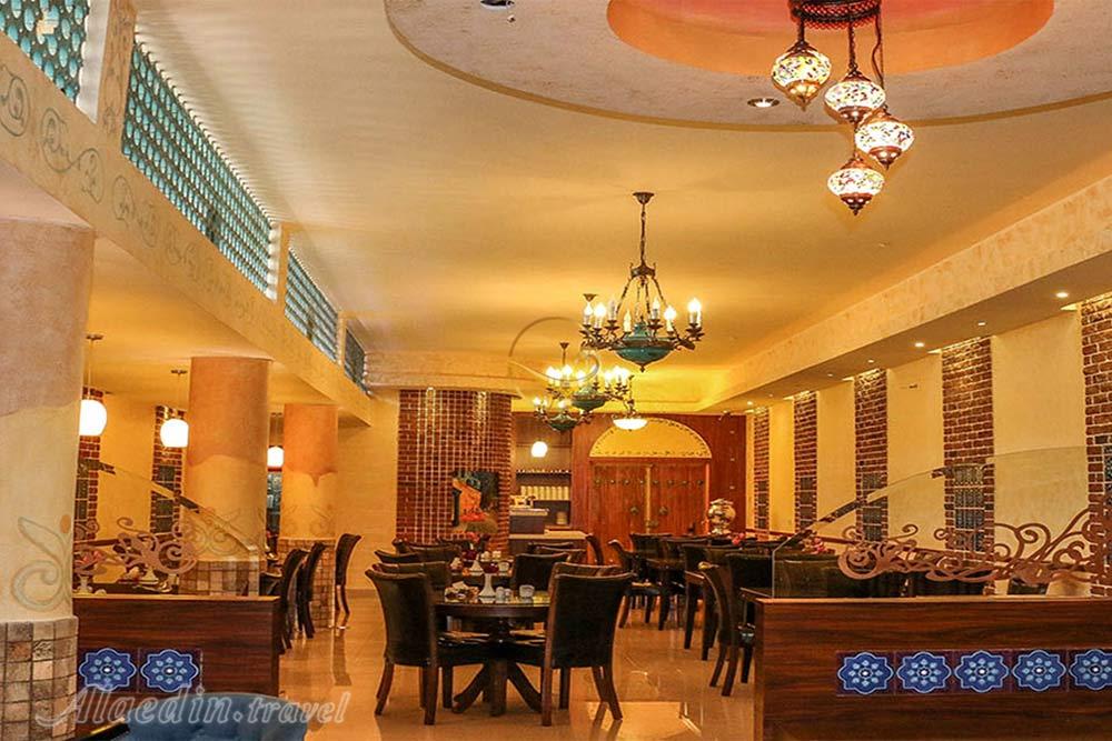 Restaurant of three star Tourist Hotel in Isfahan| Alaedin Travel