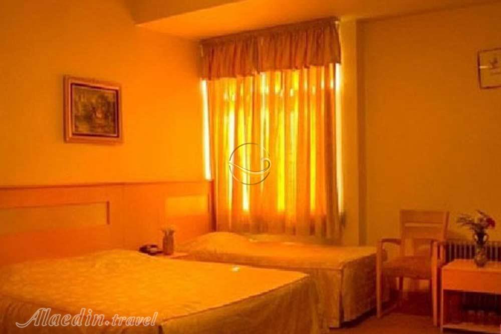 Twin room of three star Govashir Hotel in Kerman| Alaedin Travel