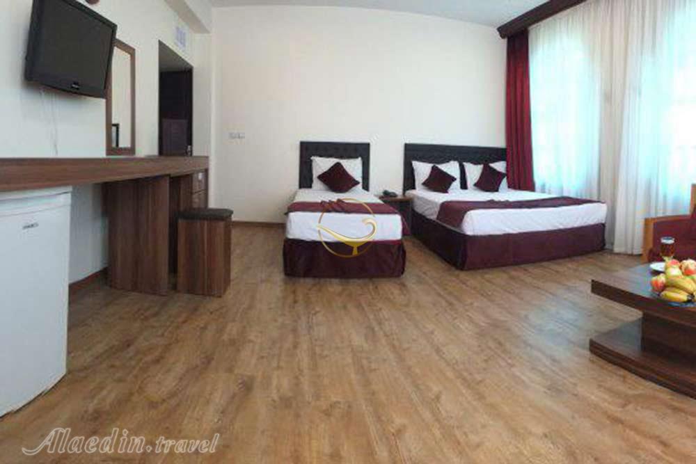 Triple room of three star Javaheri Hotel in Mashhad| Alaedin Travel