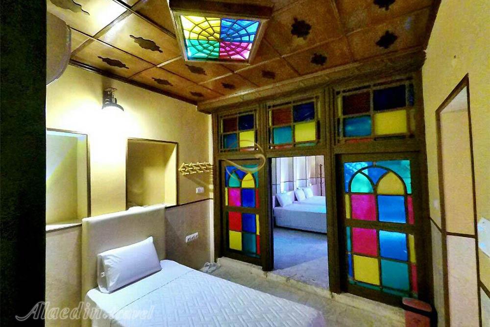 Rooms of three star Niayesh Boutique Hotel in Shiraz| Alaedin Travel