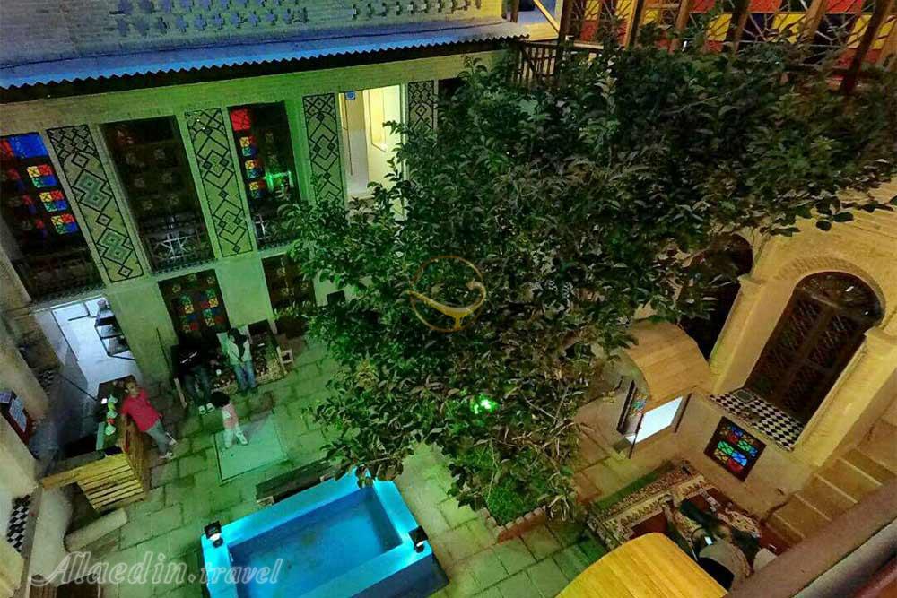 Yard of three star Niayesh Boutique Hotel in Shiraz| Alaedin Travel