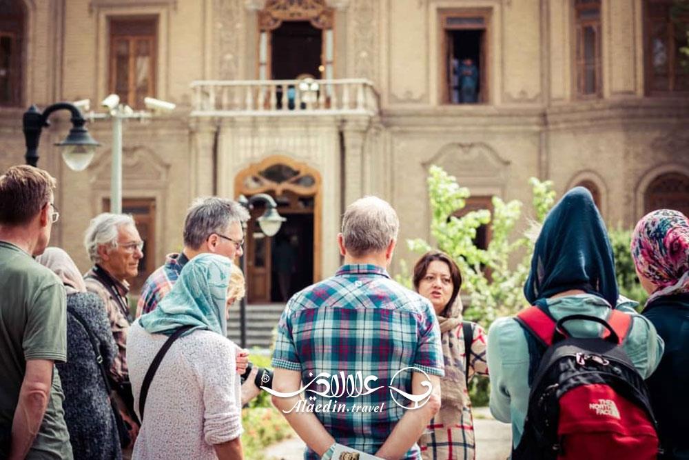 مهرو سامرئی راهنمای تور انگلیسی زبان